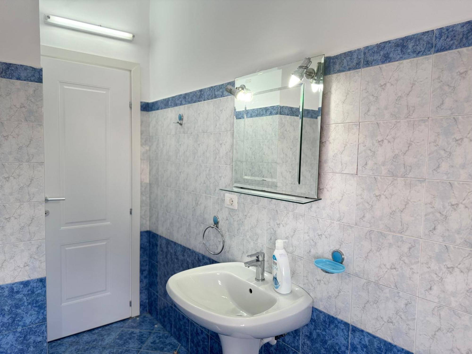 Golden Dublex Tirana Apartment Екстериор снимка