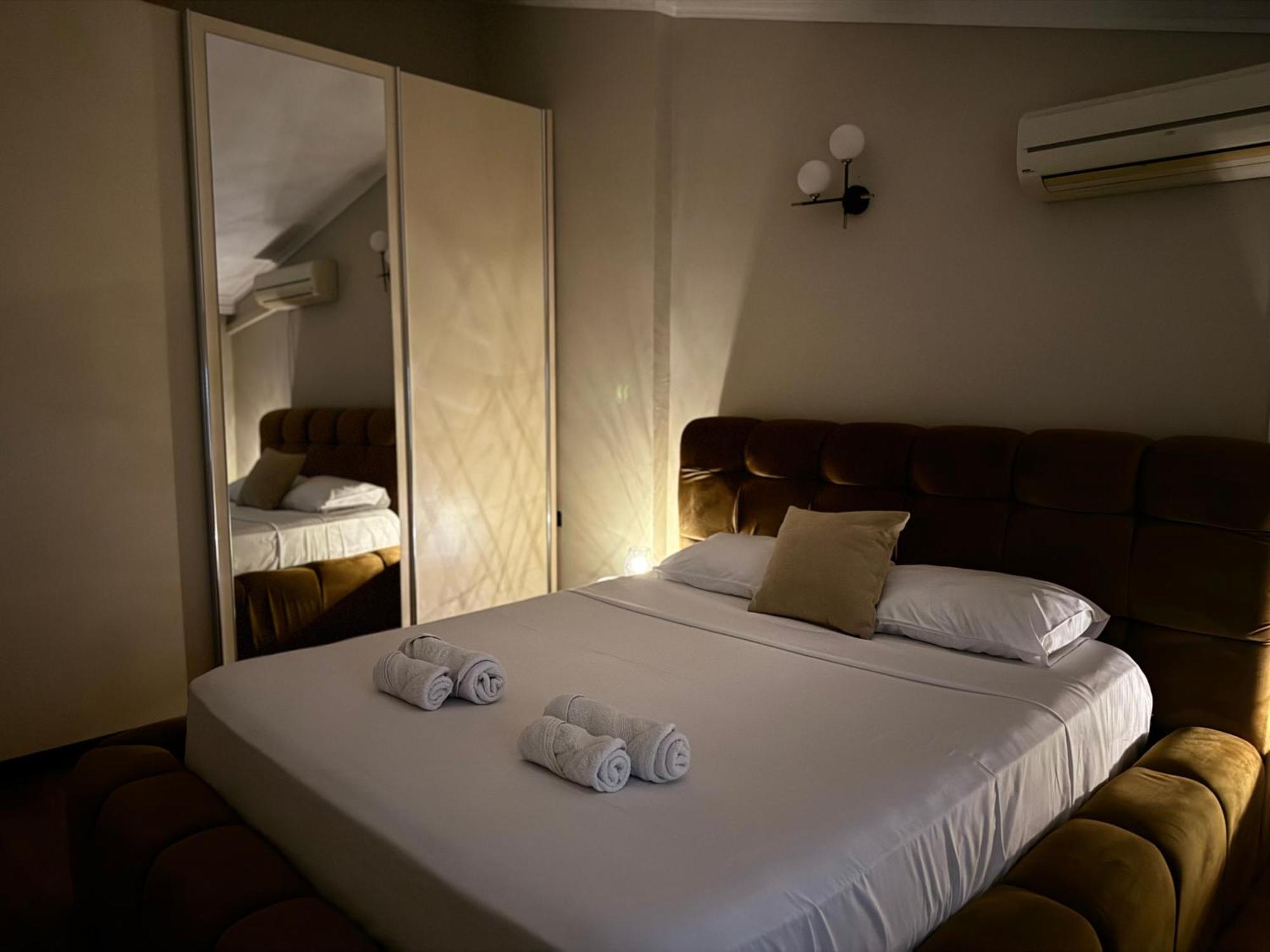 Golden Dublex Tirana Apartment Екстериор снимка