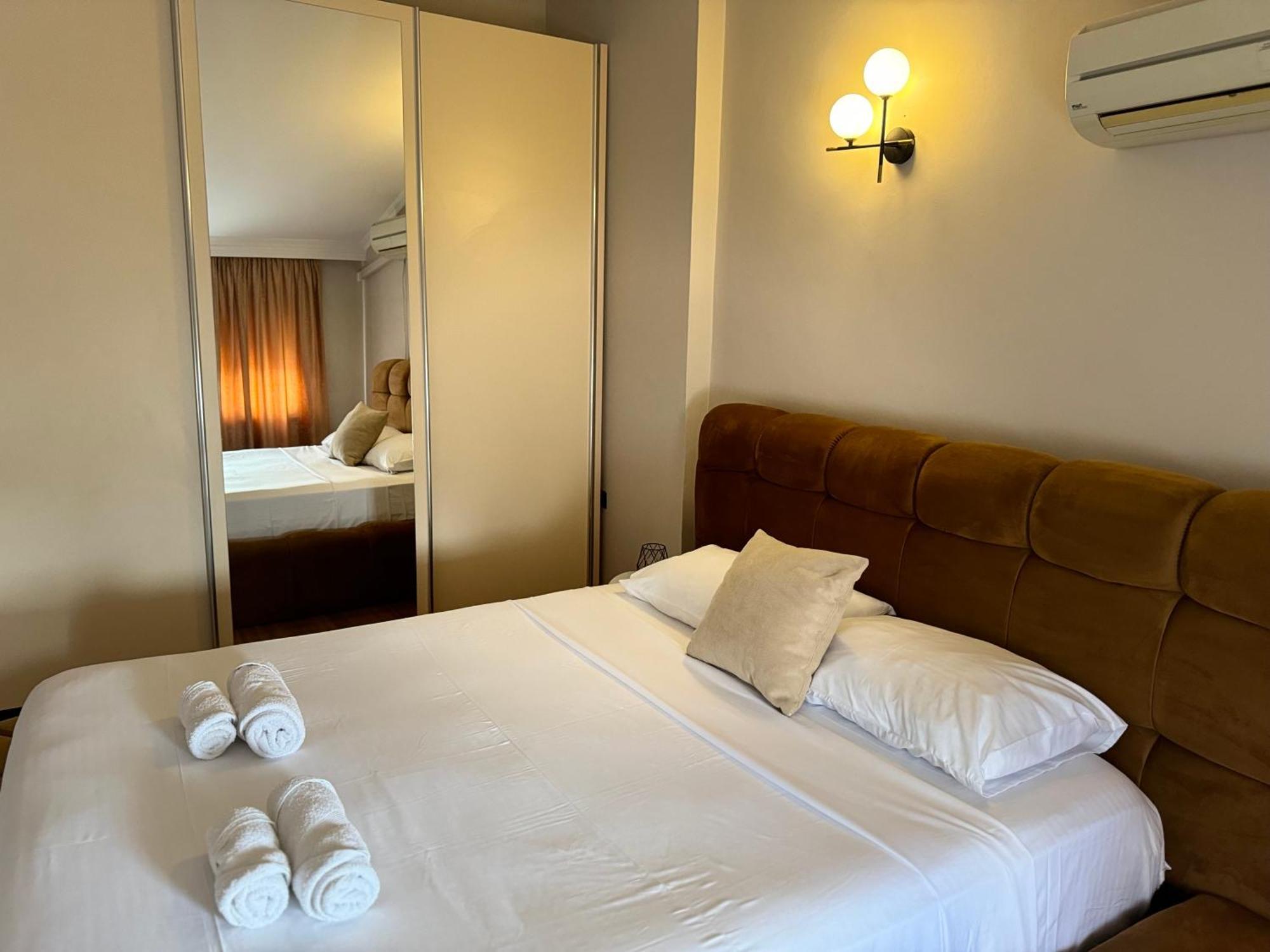Golden Dublex Tirana Apartment Екстериор снимка