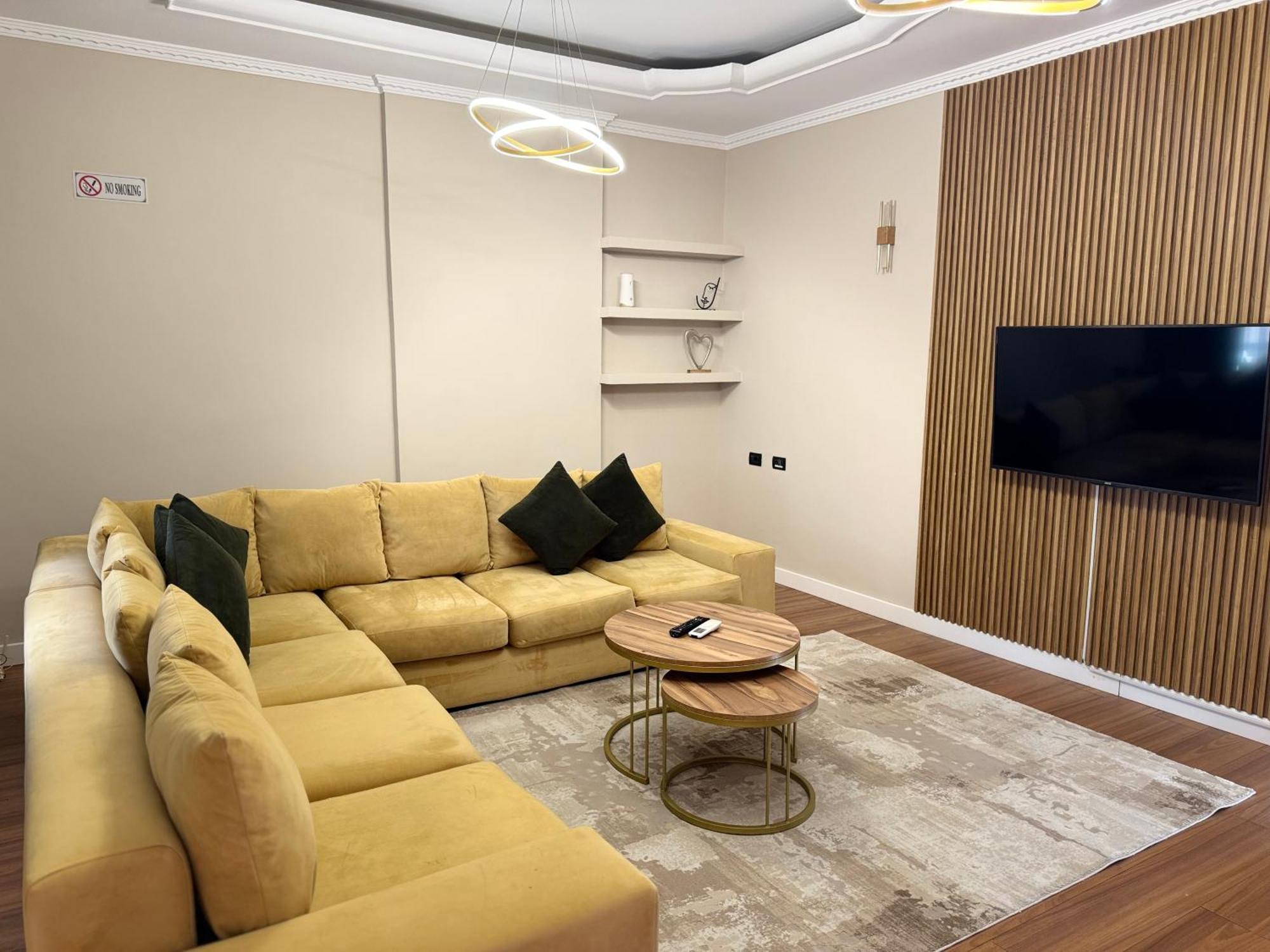 Golden Dublex Tirana Apartment Екстериор снимка