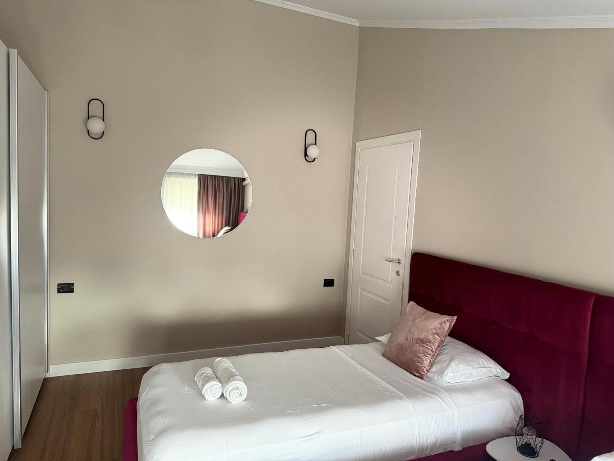 Golden Dublex Tirana Apartment Екстериор снимка