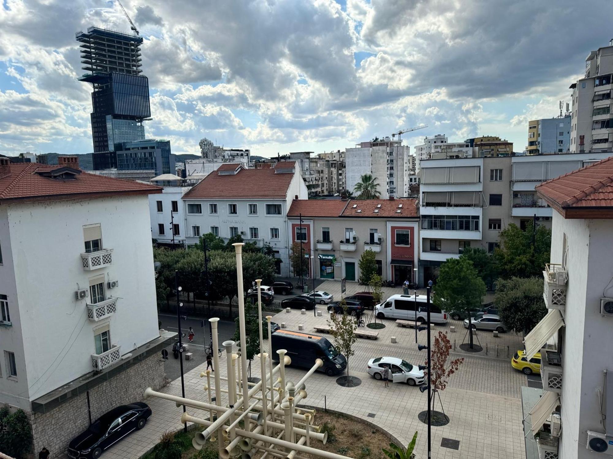 Golden Dublex Tirana Apartment Екстериор снимка